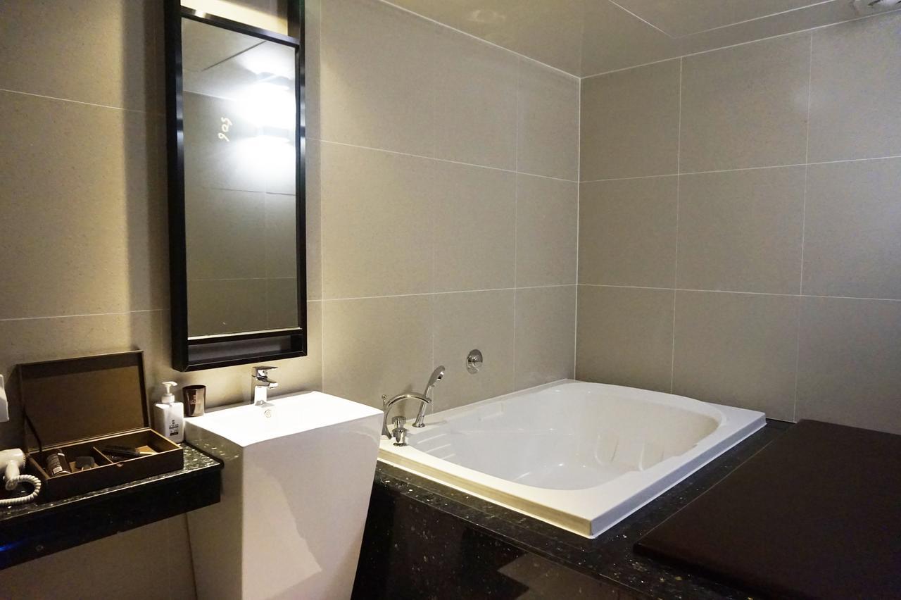 Louis Boutique Hotel تَنوان المظهر الخارجي الصورة